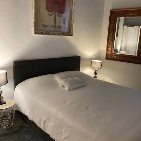 Appartement A Sommieres Bagian luar foto