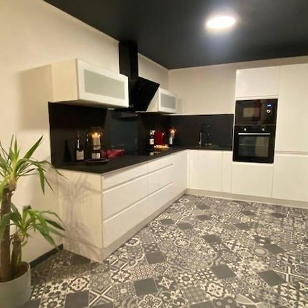 Appartement A Sommieres Bagian luar foto